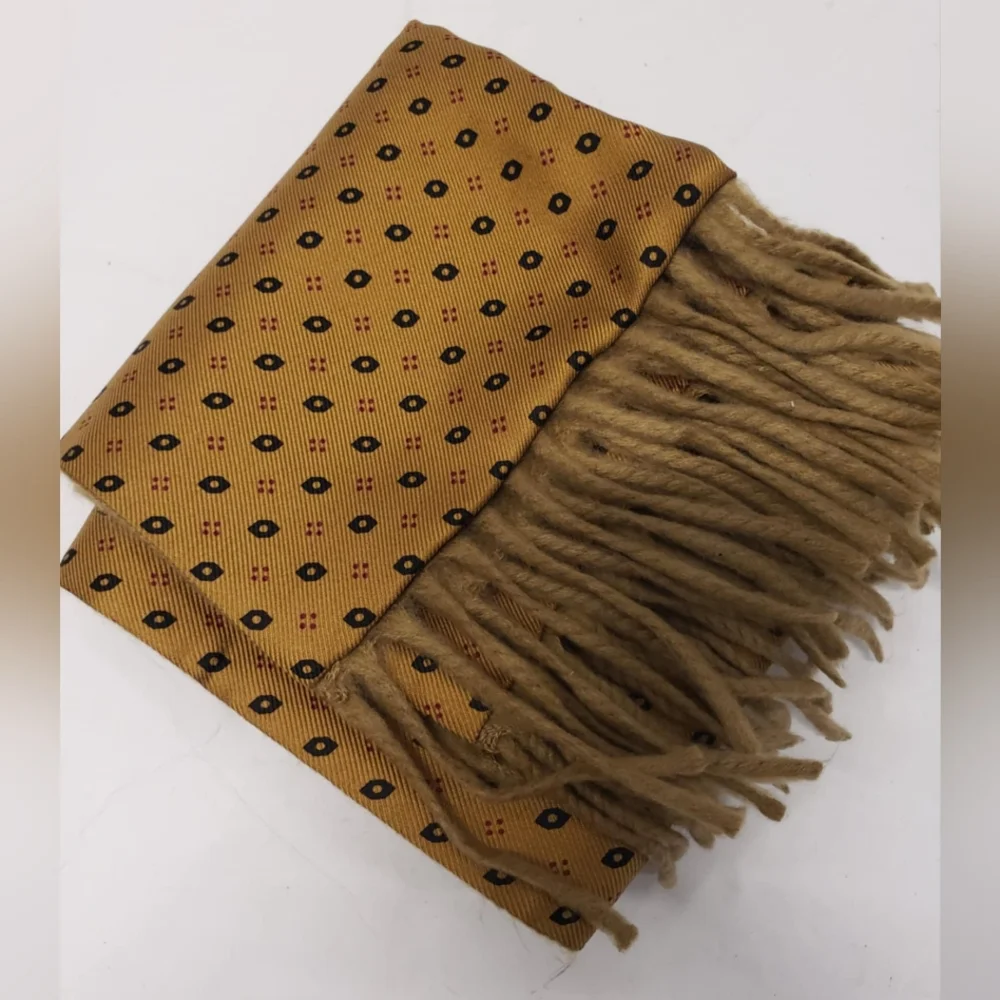Authentic Christian Dior Monsieur Scarf  100% Cashmere Acrylic‎